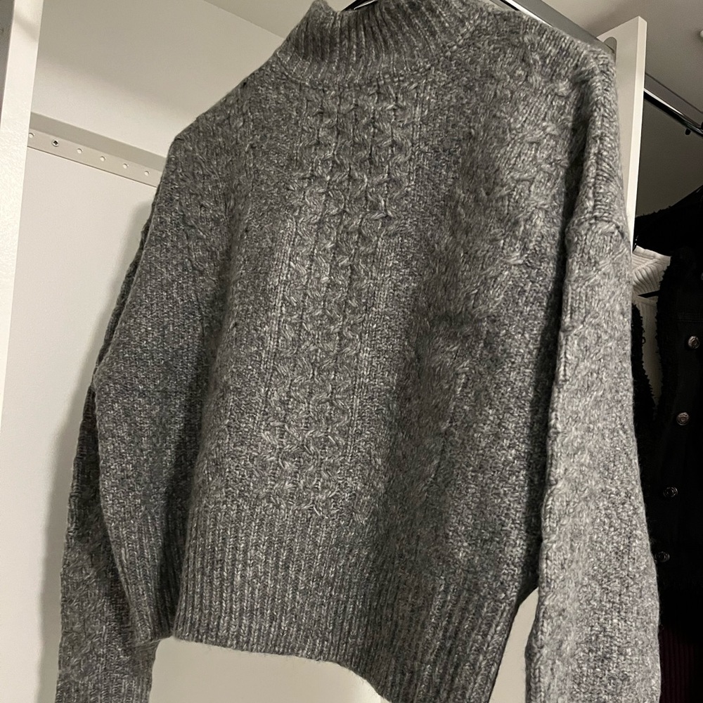 Grey knit sweater by Arizona jean and co
